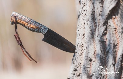 Damaškový nůž s šiškou od Pavla Peremského je pastva pro oko i skvělý parťák na lov ryb i zvěře