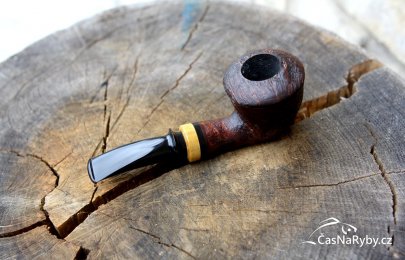 Dýmka od pipe makera Pavla Tomana: krásný Dublin se zimostrázovým kroužkem