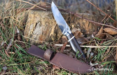 Nůž od mistra Antona Vadoviče: famózní lovecká žiletka vyšperkovaná mamutím klem