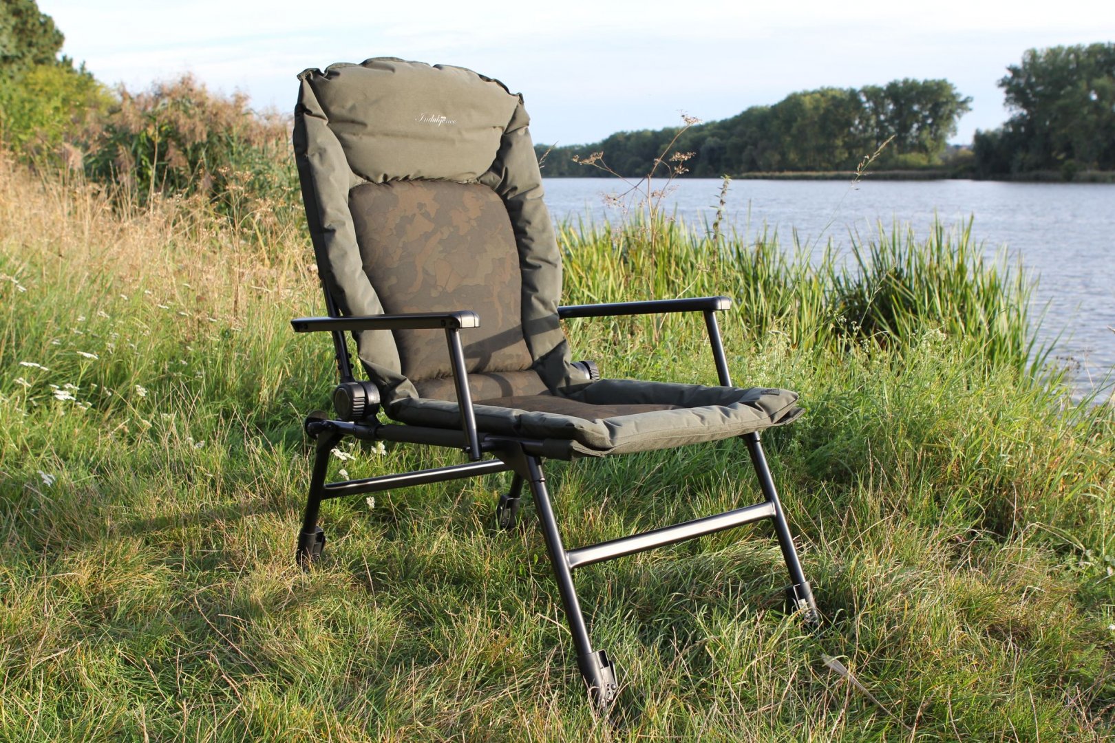 Chaise Pliante Carpiste Nash Indulgence Hi-Back Auto Inclinable – Confort Extrême